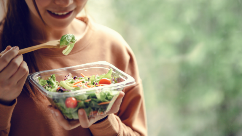 Segurança e sustentabilidade no uso do plástico na alimentação são temas destacados por Elias Assum Sabbag Junior.