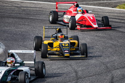 Teciomar Ábila explora como o câmbio CVT revoluciona a direção e o que o futuro reserva para os esportes a motor.