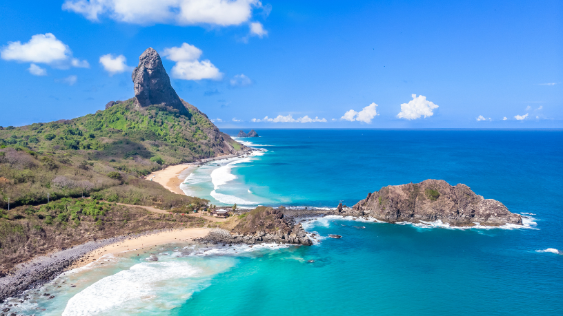 Entre praias intocadas e águas cristalinas, Leonardo Rocha de Almeida Abreu mostra por que Noronha é sinônimo de beleza e preservação.