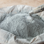 Valderci Malagosini Machado aborda como a espessura das juntas de argamassa influencia diretamente o comportamento estrutural das paredes.