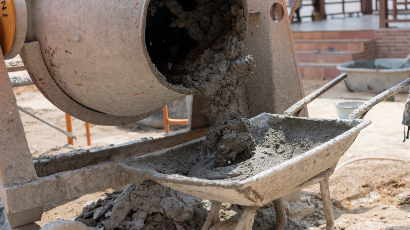 Análise de Valderci Malagosini Machado sobre o impacto da variação da espessura das juntas de argamassa no desempenho estrutural das paredes.