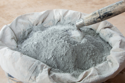 Valderci Malagosini Machado aborda como a espessura das juntas de argamassa influencia diretamente o comportamento estrutural das paredes.