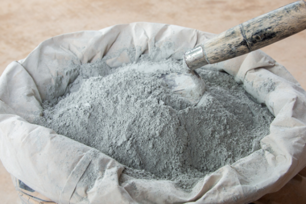 Valderci Malagosini Machado aborda como a espessura das juntas de argamassa influencia diretamente o comportamento estrutural das paredes.