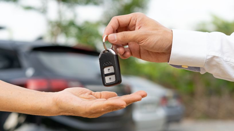 Gasolina a R$ 7: vale a pena investir em carro híbrido ou elétrico no Brasil?