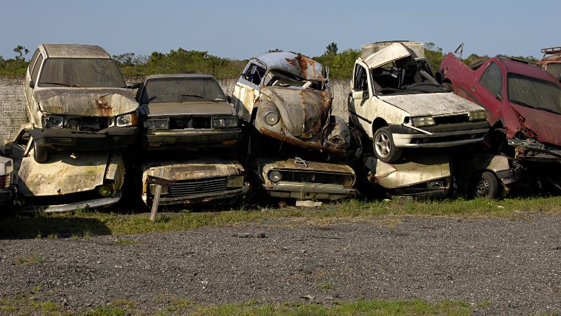 Reciclagem automotiva: tecnologia transforma sucata de veículos em alumínio resistente para novos carros