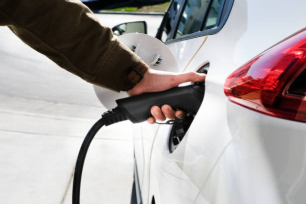 Brasil bate recorde de vendas de carros elétricos em 2025 e acelera transformação da mobilidade sustentável