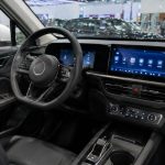 Tecnologia Automotiva e o Desafio dos Eletrificados: O que o Consumidor Realmente Procura