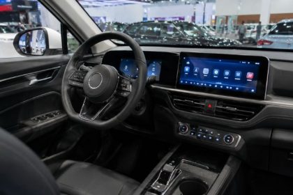 Tecnologia Automotiva e o Desafio dos Eletrificados: O que o Consumidor Realmente Procura