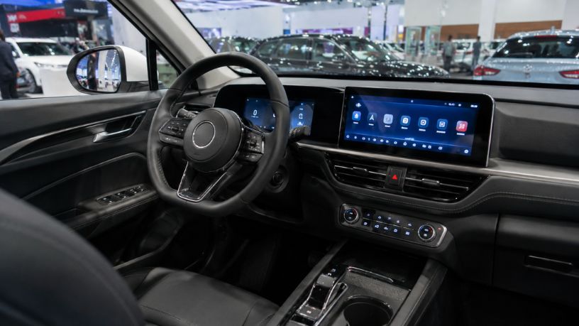 Tecnologia Automotiva e o Desafio dos Eletrificados: O que o Consumidor Realmente Procura